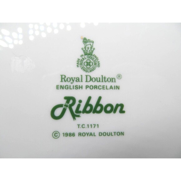 Royal Doulton Ribbon 10 1/2" Handled Cake Plate - Picture 8 of 9